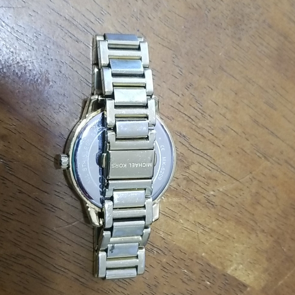 Watch - Picture 3 of 3